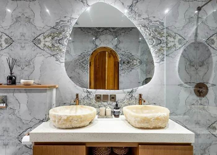 Sapphire Premium By Tofino New Uluwatu